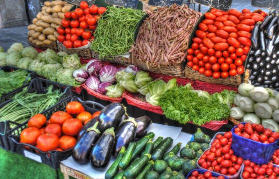 Министерство финансов Латвии предложило ввести сниженную ставку НДС на местные овощи и фрукты