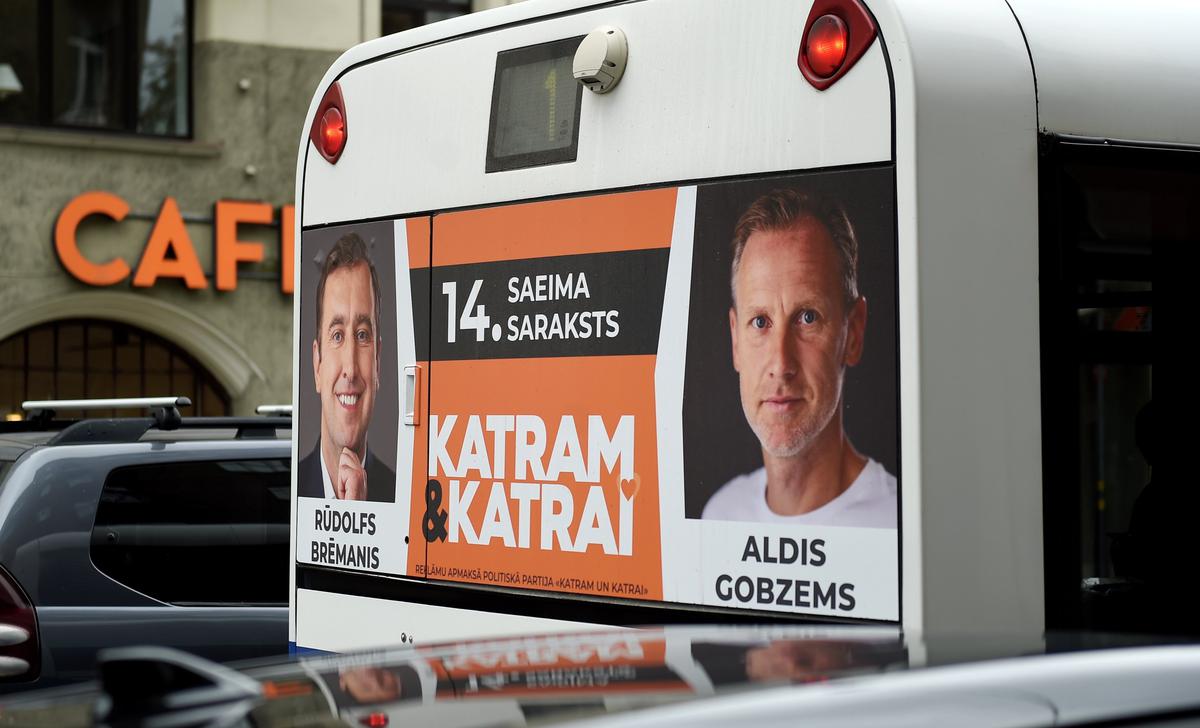 Предвыборная реклама партии Katram un katrai в Риге. Фото: LETA