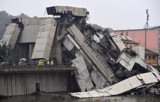 Число жертв обвала моста в Генуе достигло 37 человек