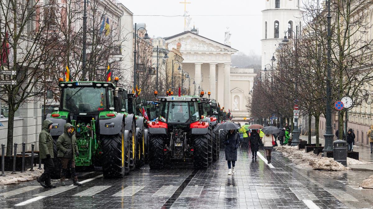 Фермеры завершают акцию протеста в Вильнюсе: самоуправление города отказалось продлить разрешение на протест