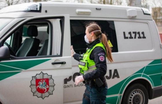 За неделю литовская полиция получила 1500 сообщений о нарушении карантина