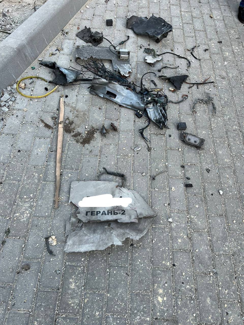 Обломок дрона-камикадзе, которыми атаковали Киев. Фото опубликовал сэр Киева Виталий Кличко.