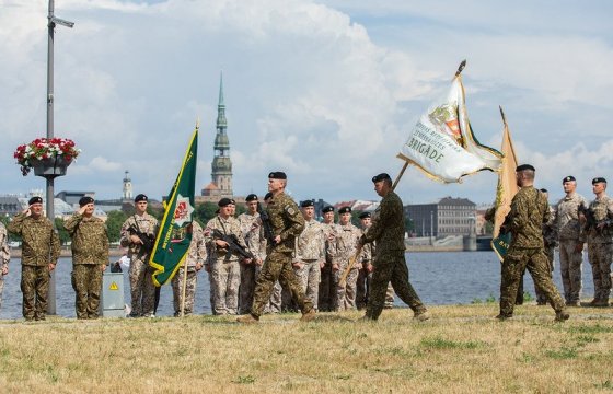 Латвийские военные должны решить: привиться или покинуть армию