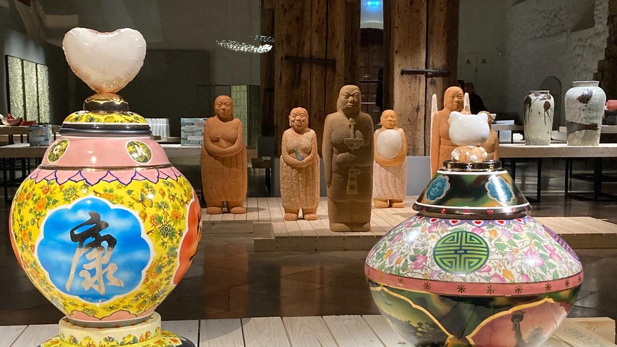От Будды до Микки Мауса. В Риге открылась выставка современной корейской керамики. Она будет открыта до 14 января