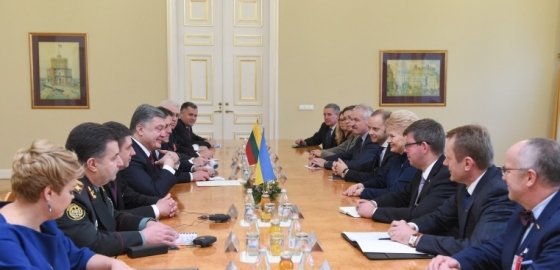 Литовский президент: Россия продолжает попирать международное право на Украине