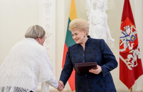 Президент Литвы наградила 43 человека за спасение евреев