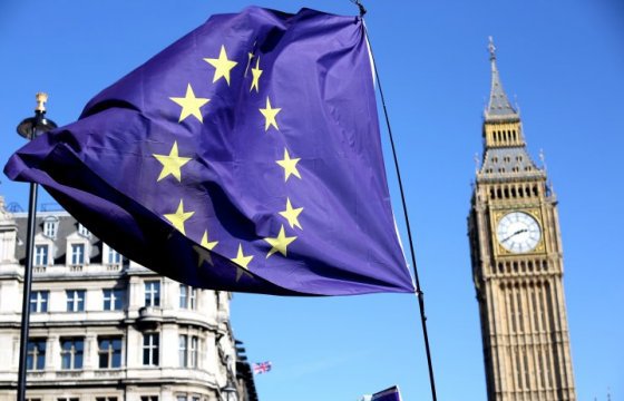 Опрос: Большинство британцев хотят отложить выход из ЕС