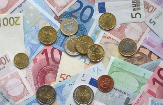 Евро подорожал до 93 рублей