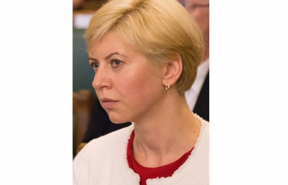 Министр здравоохранения Латвии уйдет в декретный отпуск