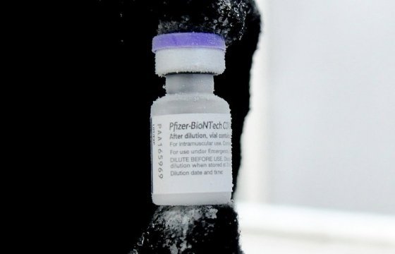 Pfizer и BioNTech: три дозы вакцины нейтрализуют омикрон-штамм