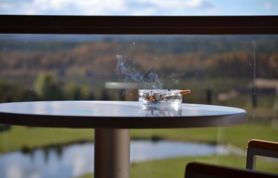 Литовское правительство не одобрило запрет курения на балконах
