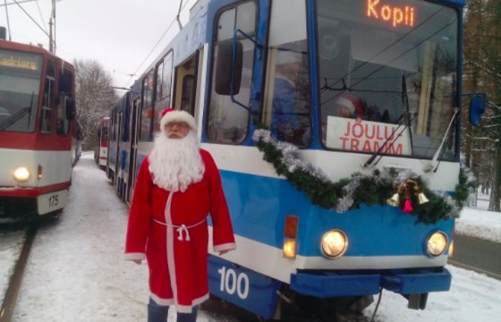 По Таллину начнет курсировать рождественский транспорт