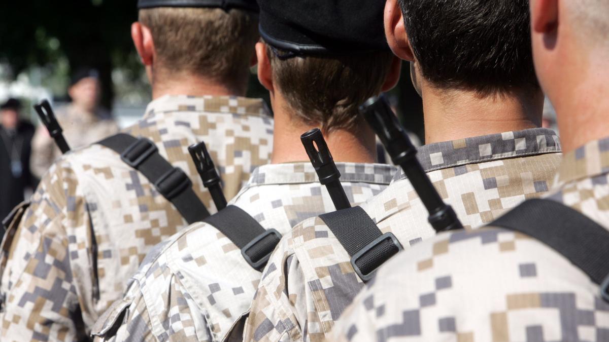 В Латвии предлагают выплачивать добровольцам в армии 600 евро ежемесячно. Это почти вдвое больше, чем Литве и Эстонии