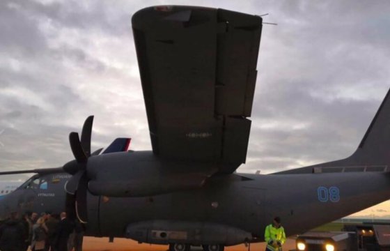 31 литовца доставили из Германии на военно-транспортном самолете