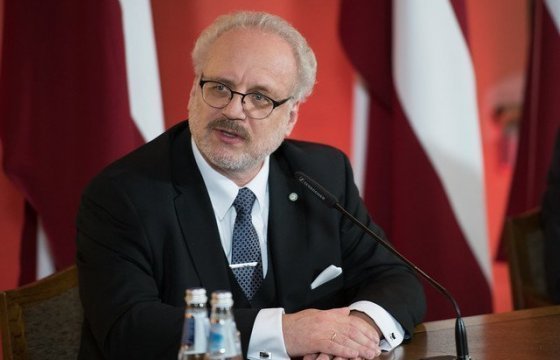 Президент Латвии ушел в отпуск