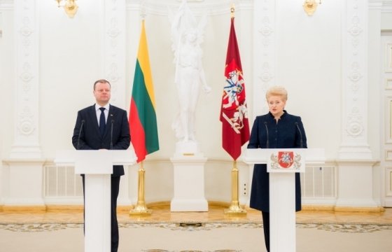 Президент и премьер Литвы высказали разные позиции по вопросу двойного гражданства