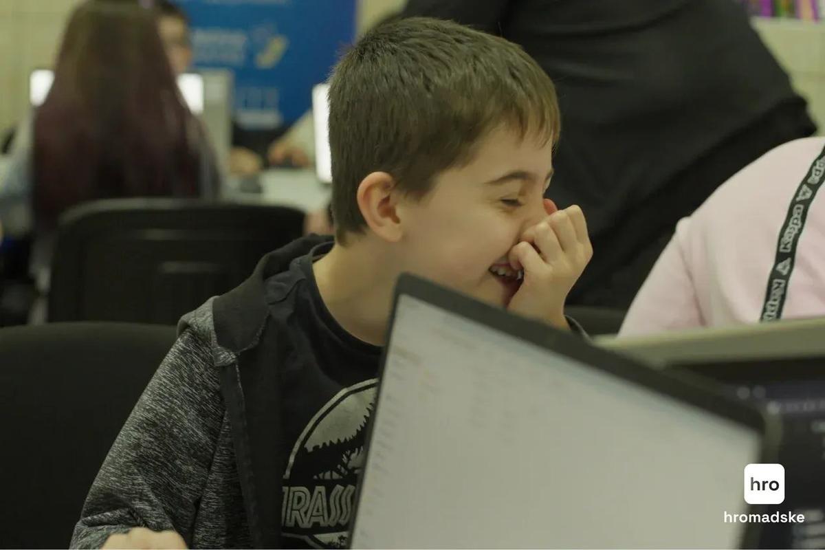 Образовательные пространства «Змістовно», где в укрытиях дети занимаются не только творчеством, но и обучением. Hromadske