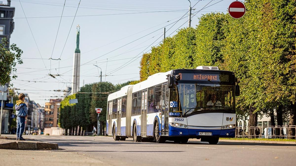 17 и 18 августа общественный транспорт Риги и парковки Rīgas satiksme будут бесплатными: город празднует свой день рождения