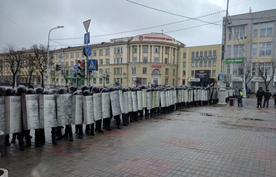 В здании Минского лингвистического университета ОМОН задержал студентов