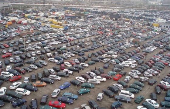Более 46 тысяч человек подписали петицию против налога на автомобили в Литве