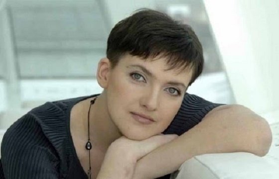 Надежда Савченко прилетела в аэропорт Киева