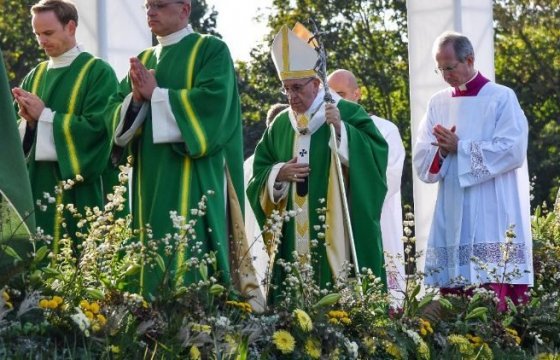 Папа Римский Франциск провел мессу в Каунасе