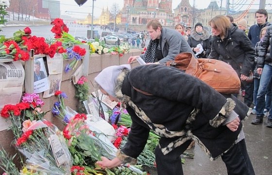 В Москве в очередной раз зачистили народный мемориал Немцова