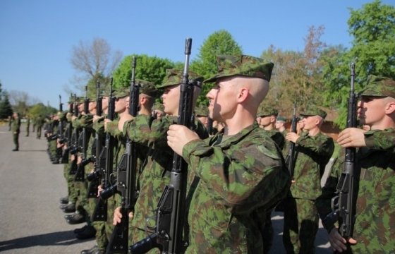 В Литве продлили срок службы профессиональных военных