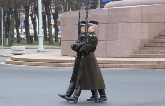 В Латвии собирают подписи за восстановление обязательного военного призыва