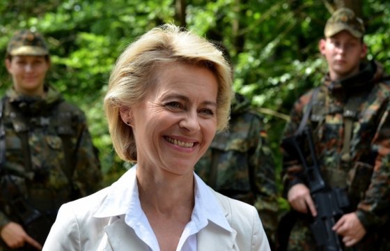 Президент Литвы вручит госнаграду министру обороны Германии