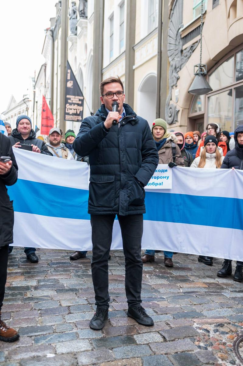 Николай Артeменко открывает митинг. Фото: Николай Секачев