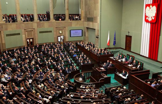 В польском Сенате хотят ввести два места для поляков из-за границы