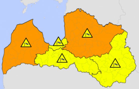 Синоптики объявили в Латвии оранжевое предупреждение