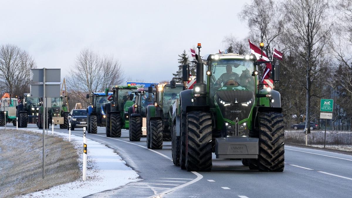 Латвийские фермеры угрожают походом на столицу, если власти не удовлетворят их требования