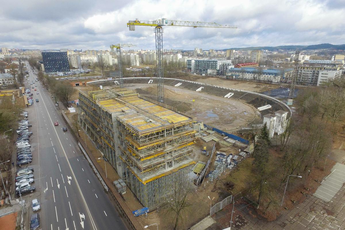 Стадион «Жальгирис» в Вильнюсе снесли в 2017 году. На его месте построили гостиницу и бизнес-центр. Фото: BNS