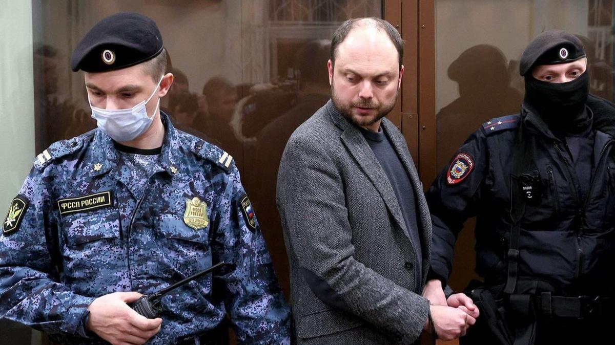 МИД Латвии внес 10 россиян в «черный список» после оглашения приговора российскому политику Владимиру Кара-Мурзе