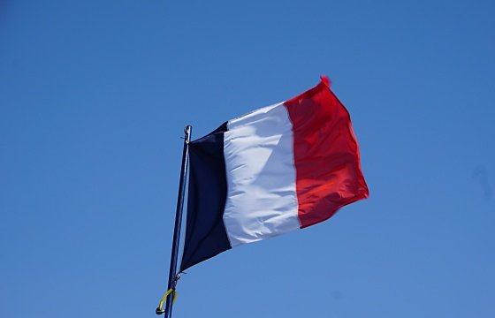 Франция продлила режим чрезвычайного положения до 1 ноября