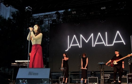 На концерте в честь дня траура и надежды в Вильнюсе выступила Джамала (ФОТО)