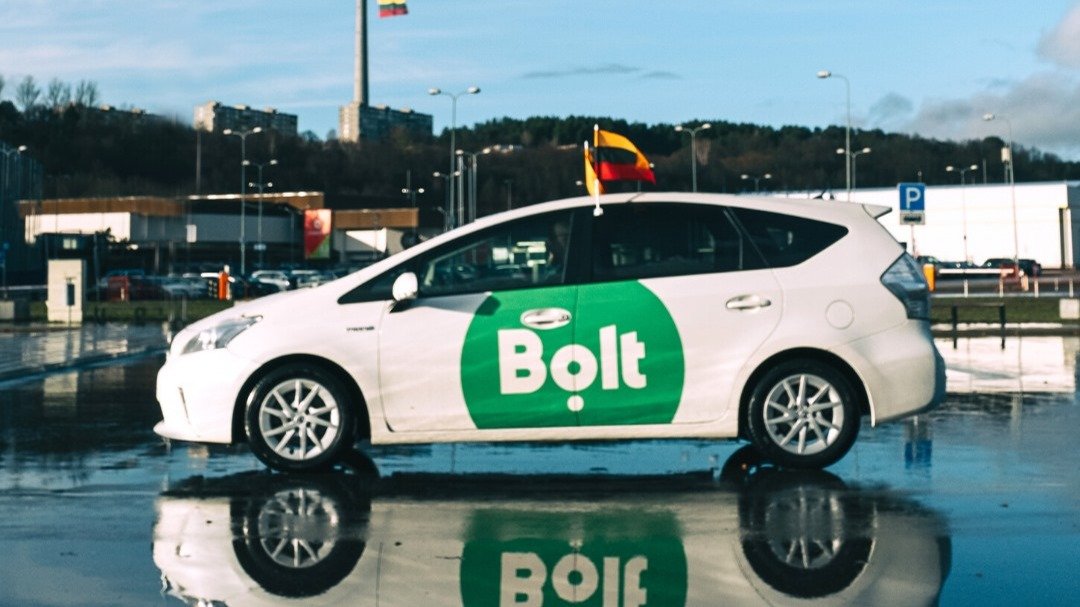 Bolt в Литве ввел базовую категорию для автомобилей низкого класса и водителей, не знающих литовский или английский. На деле языковых проверок никто не проводил