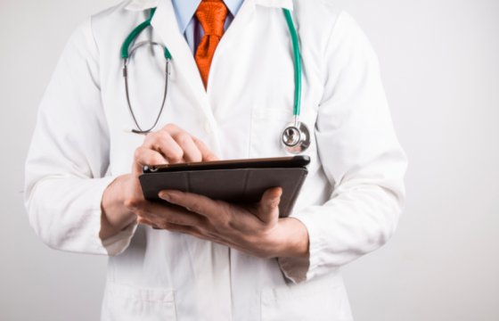 В Литве повысят зарплаты врачам