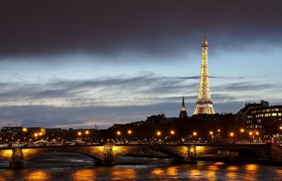 Участников оргии во Франции оштрафовали за нарушение комендантского часа