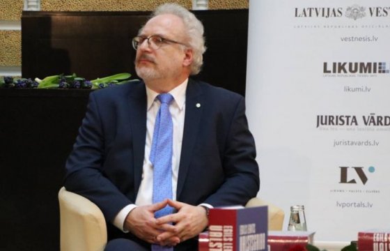 Новый президент Латвии готов дать интервью русскоязычным СМИ, но на латышском языке