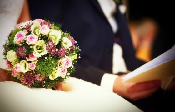 В прошлом году в Латвии стали чаще жениться