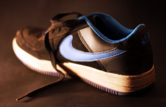 Латвийская таможня задержала более 17 тыс. пар поддельной обуви Nike