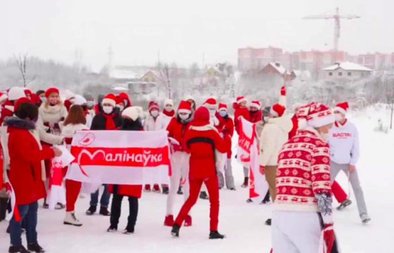 300 жителей Минска приняли участие в танцевальном флешмобе Jerusalema (ВИДЕО)