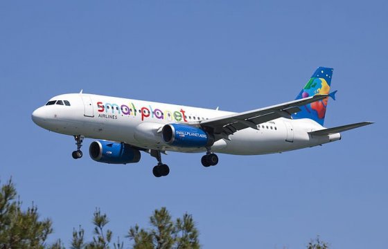 Самолету Small Planet Airlines запретили покидать Вильнюс из-за долгов