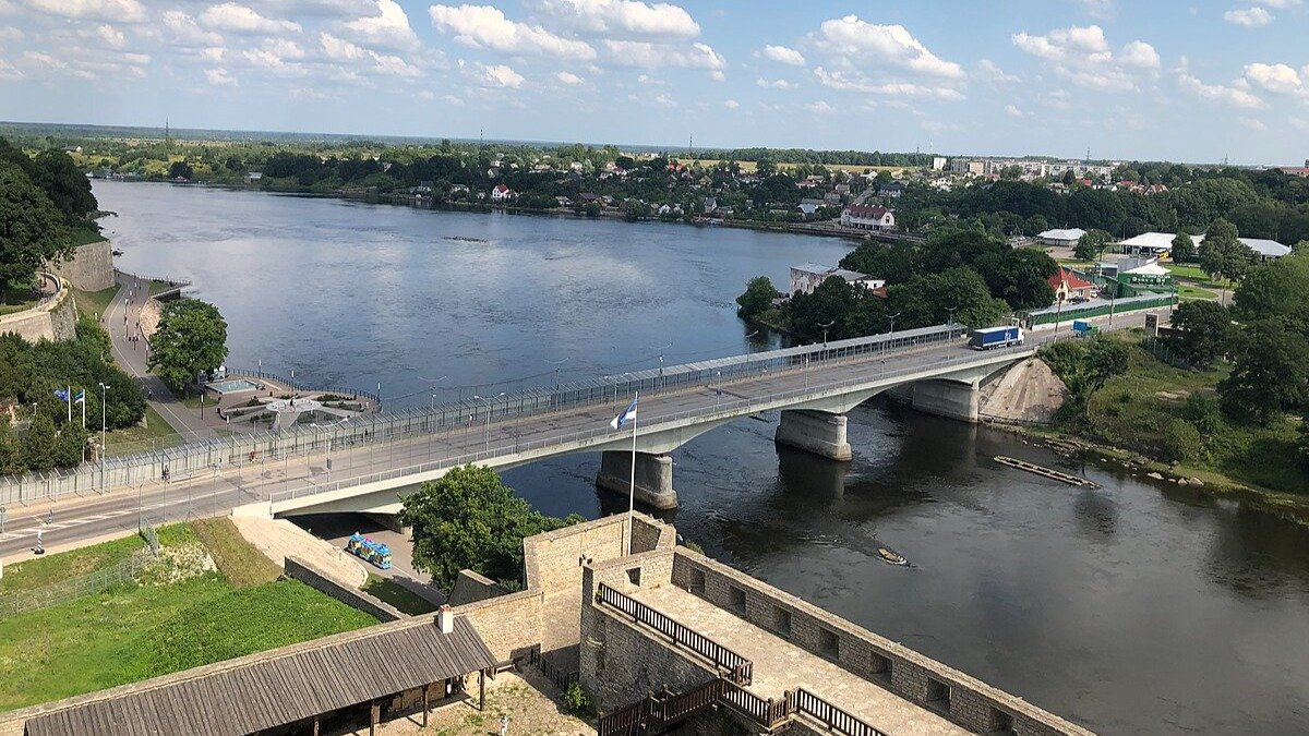 Россия на десять дней ввела комендантский режим на границе с Эстонией
