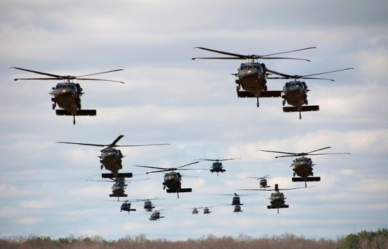 В Латвию прибудут около 10 вертолетов из США