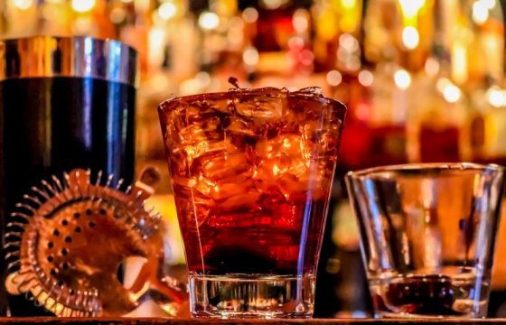 Министерство финансов Латвии планирует постепенно повышать акцизы на алкоголь