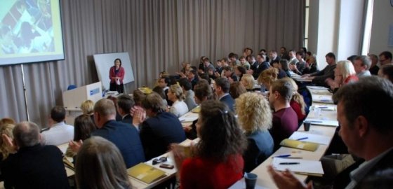 Литовским студентам предлагают оплачивать высшее образование за рубежом